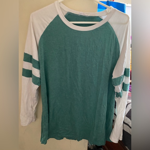 Women’s top - Picture 1 of 2